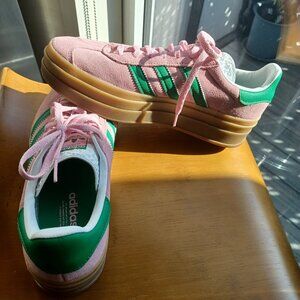 Adidas Gizelle Size 7 *Like New
